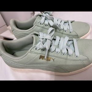 Puma sneakers. Excellent condition!